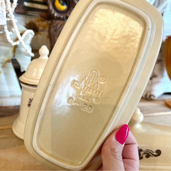 VINTAGE Pfaltzgraff Stoneware Village SUGAR CROCK AND BUTTER DISH Folk Art USA - Picture 7 of 7